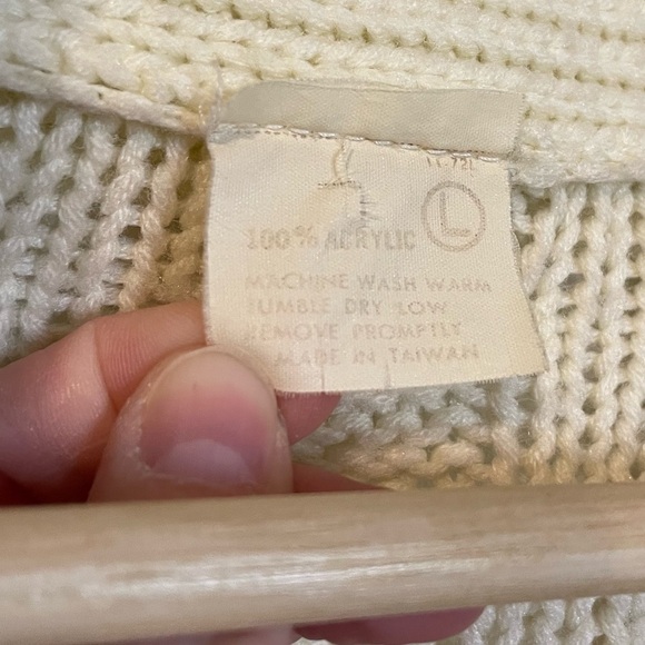 VTG ivory shawl collar acrylic cable knit cardigan w/ wooden buttons mens sz L - Picture 8 of 13